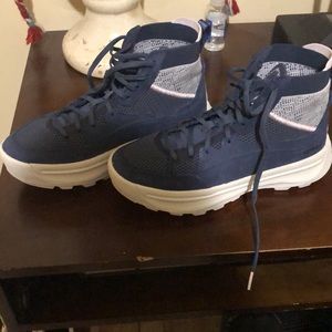 Like new Sorel shoes size7